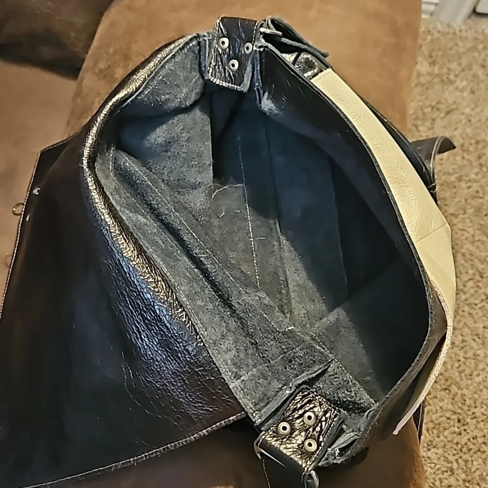 NATALIE & KELLIE NORTH Artisan Handcrafted Leather Laptop Messenger Bag